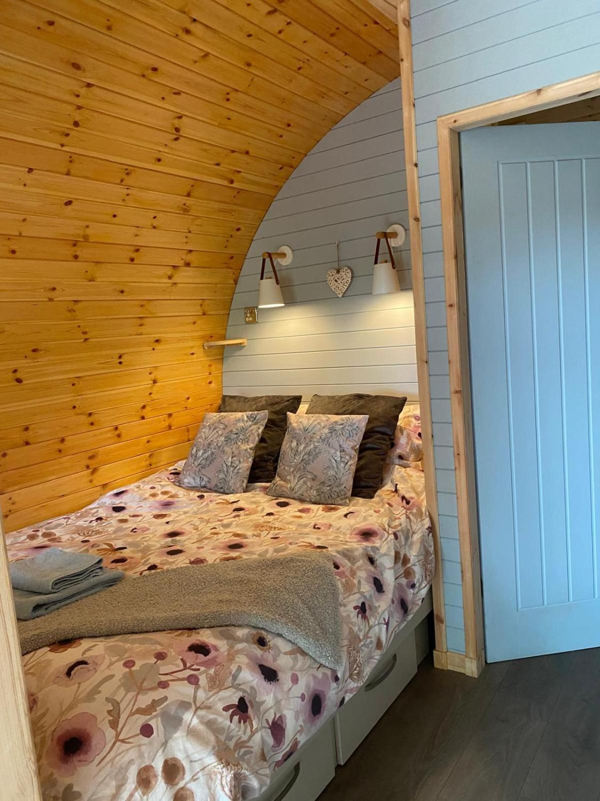 Hotel Campsie Luxury Pods With Hot Tub Glasgow Esterno foto
