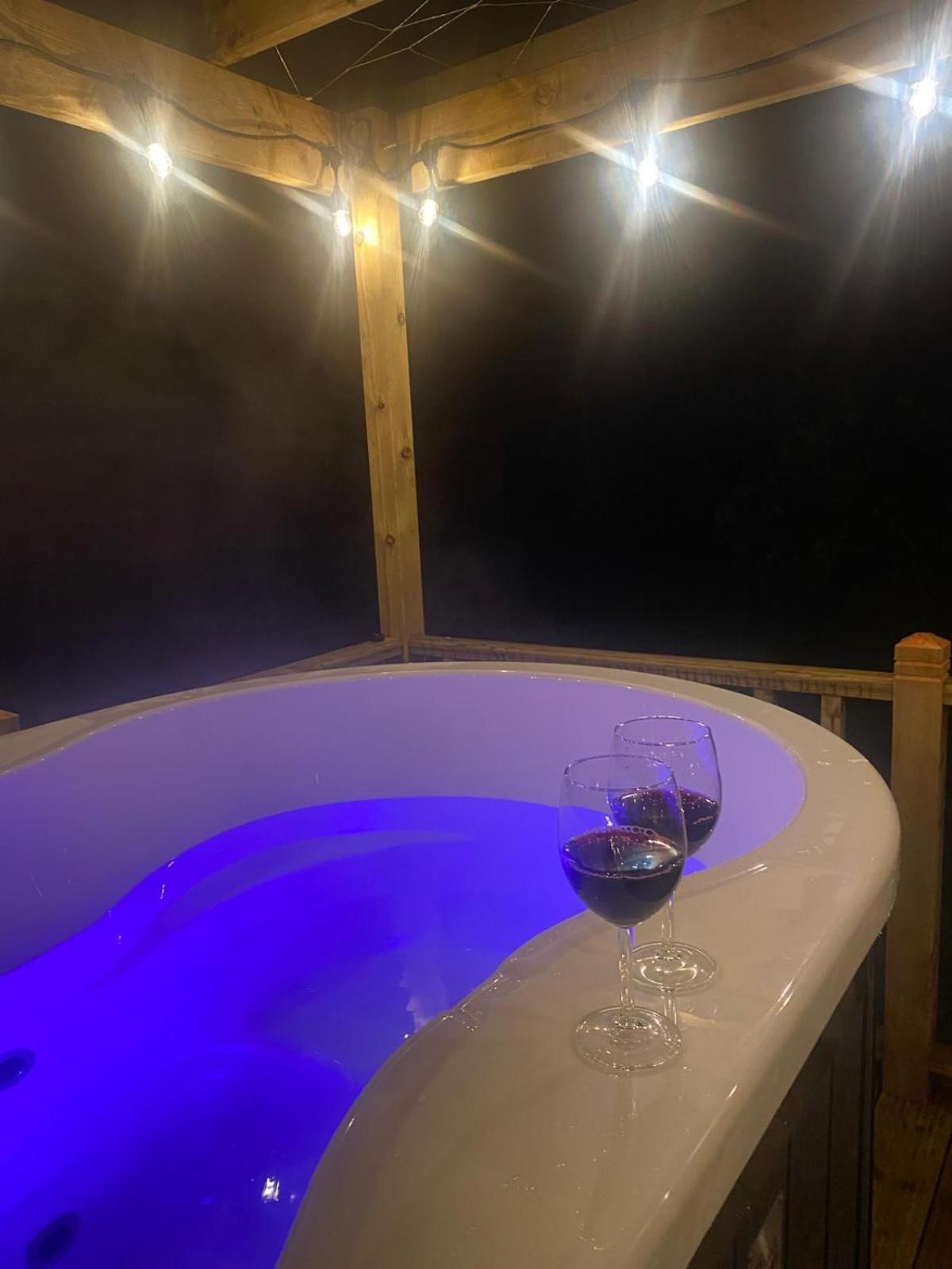 Hotel Campsie Luxury Pods With Hot Tub Glasgow Esterno foto