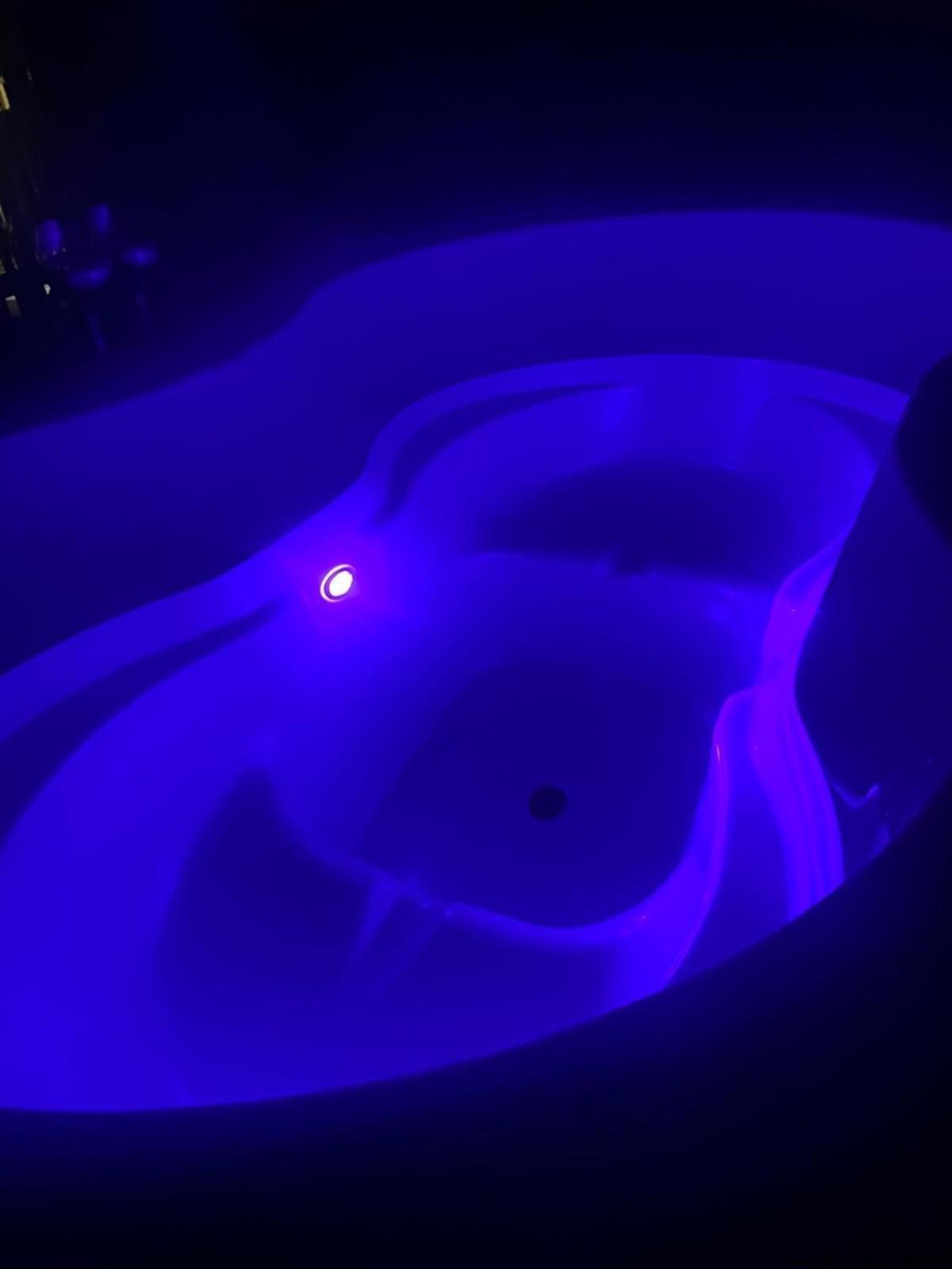 Hotel Campsie Luxury Pods With Hot Tub Glasgow Esterno foto